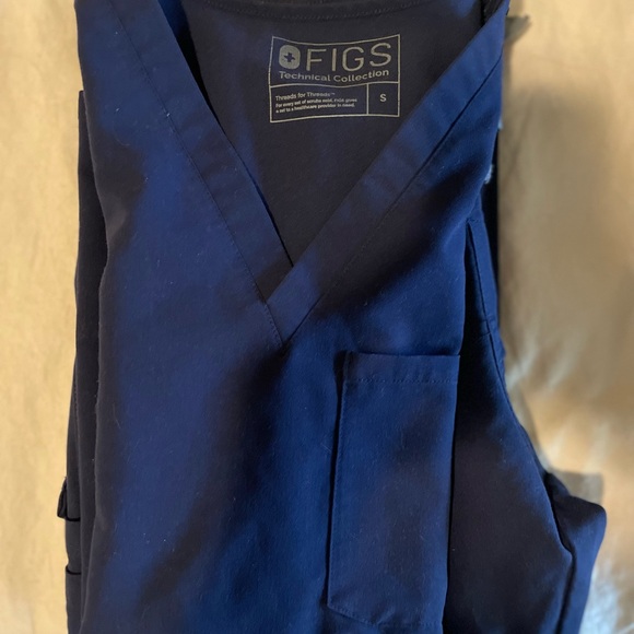 Navy FIGS technical collection set, size small. - Picture 2 of 2